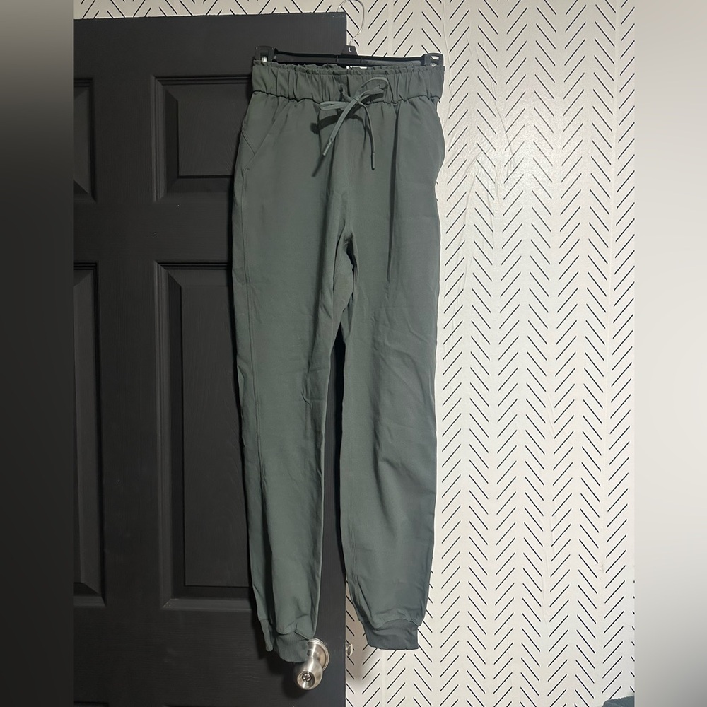 LuluLemon Joggers Size 4